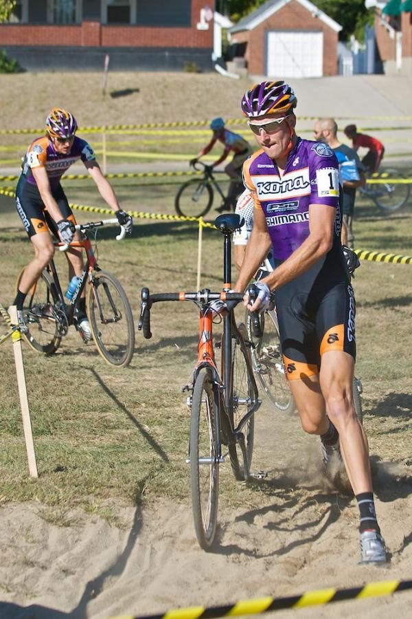 Ryan Trebon (Kona-FSA) runs through the sand