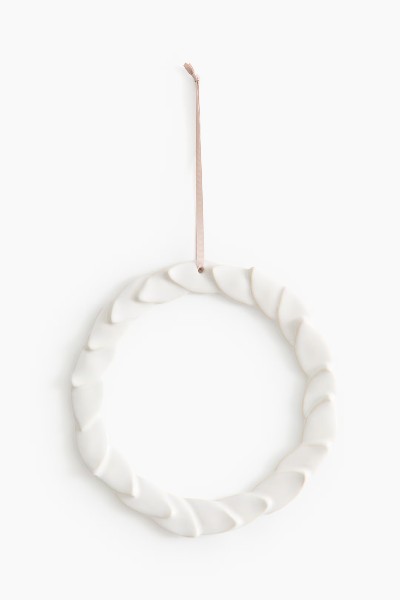 H&amp;amp;M Stoneware leaf-wreath