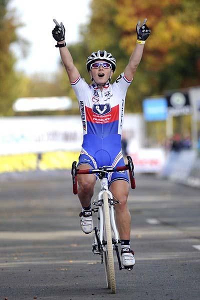 Pavla Havlikova (AVB Cycling Team) wins the elite women's race.