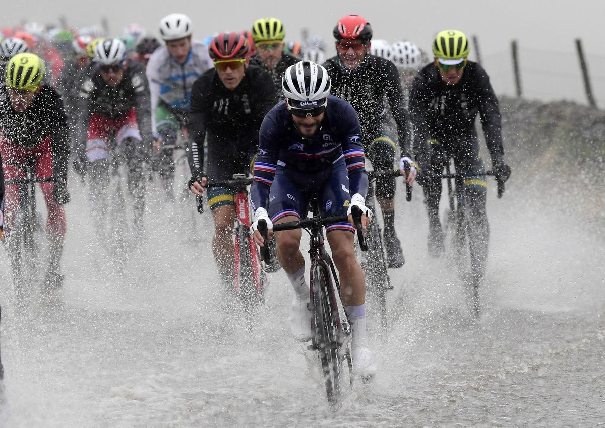The elite men splash their way through Yorkshire
