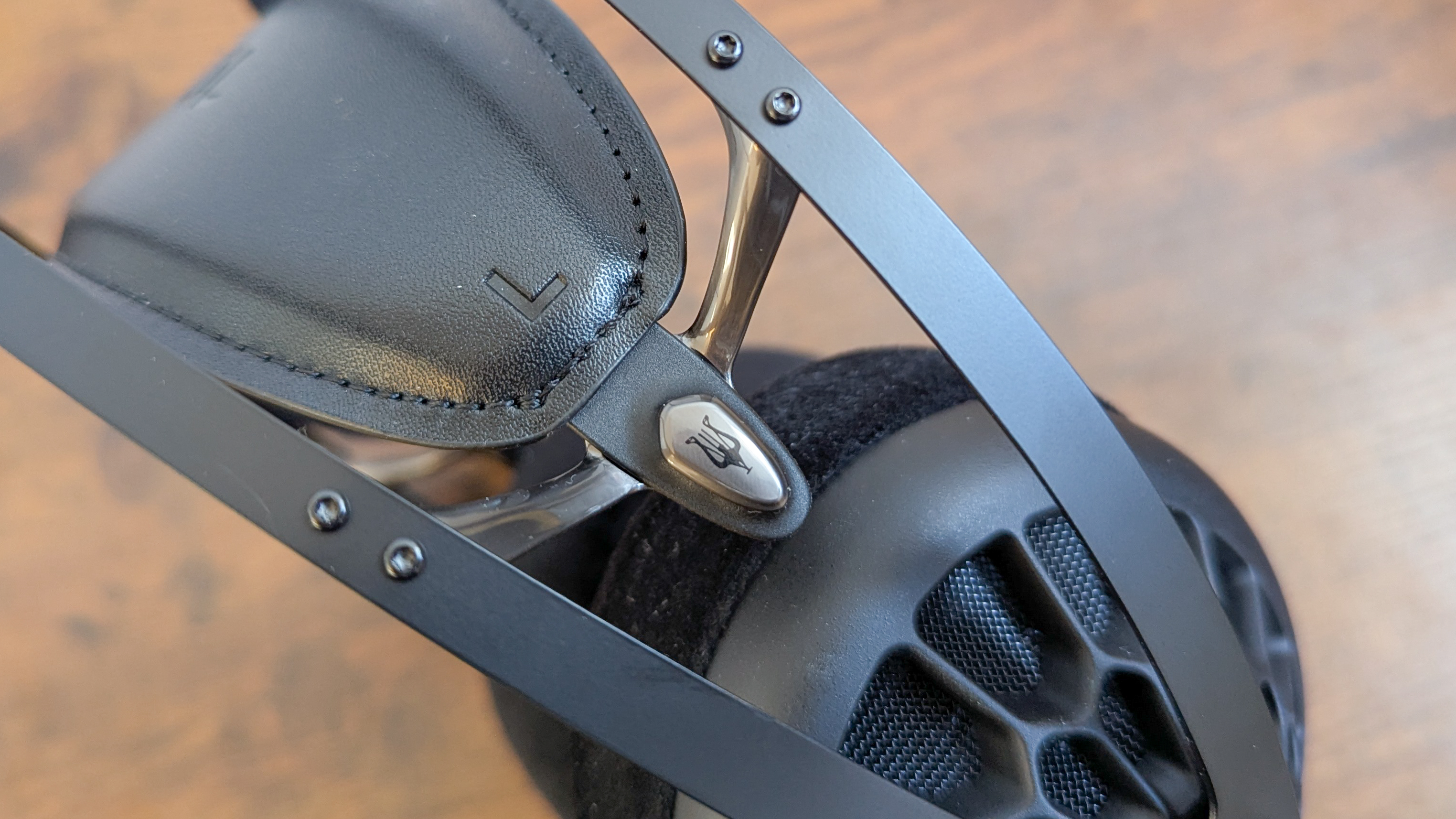 Meze 105 AER headphones