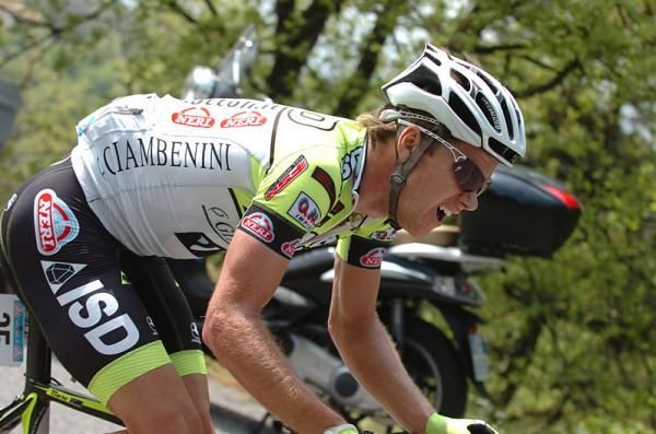 Simon Clarke shows the strain as he pushes for the win.