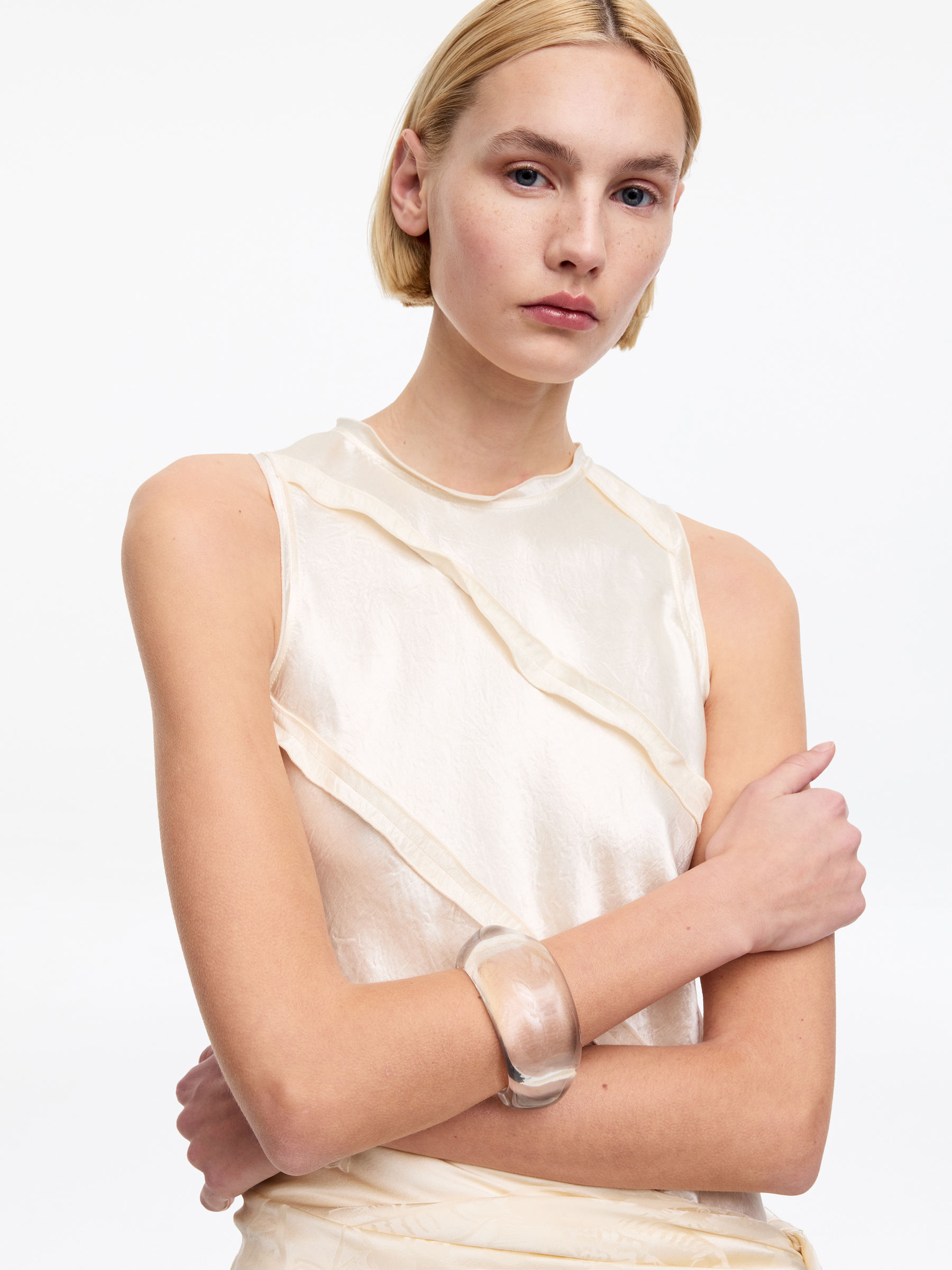 Clear Glass Cuff Bracelet &amp;ndash; Clear &amp;ndash; Women &amp;ndash; Arket Gb