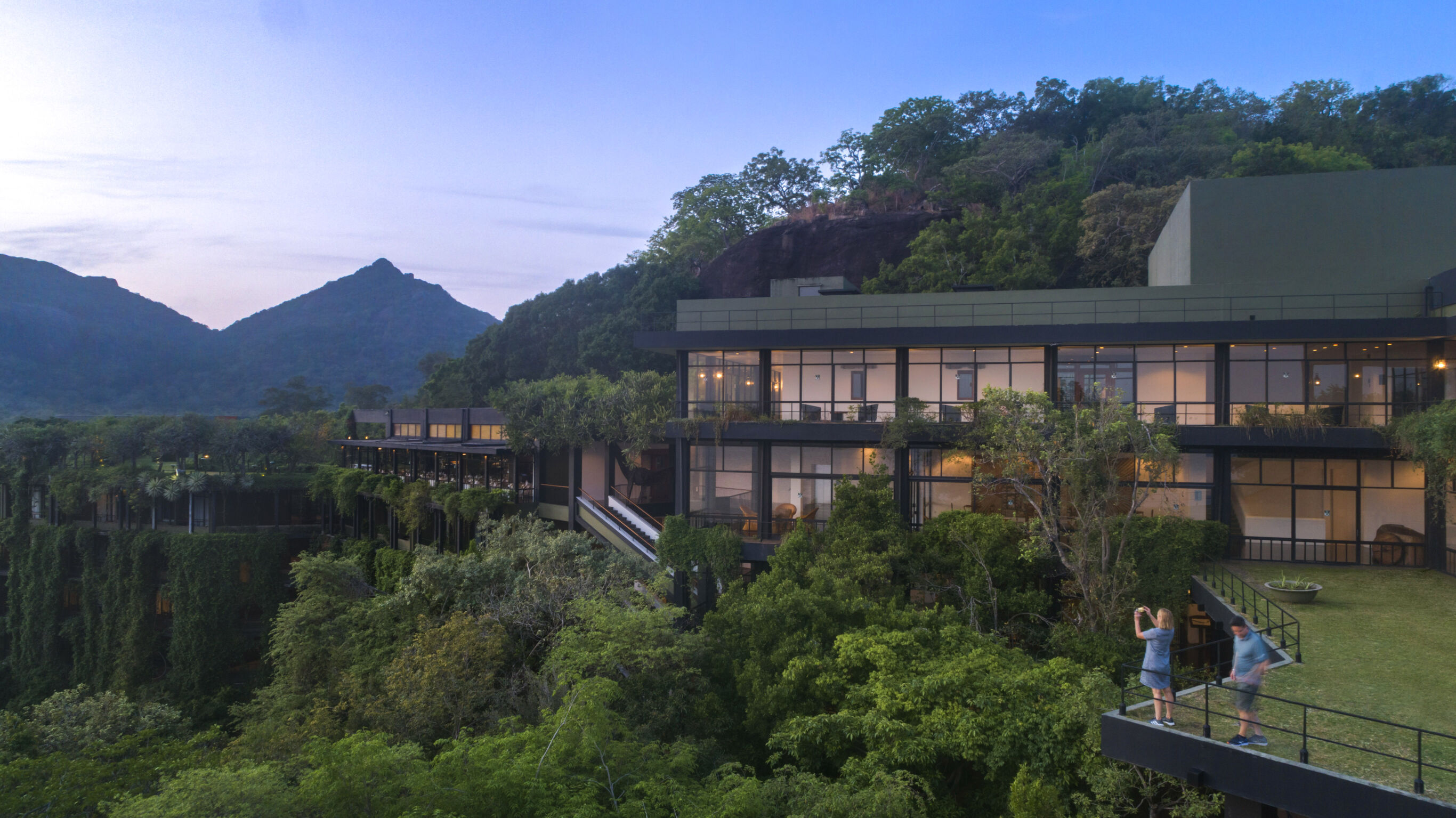 Famous modernist architects Kandalama Hotel sri lanka Geoffrey bawa