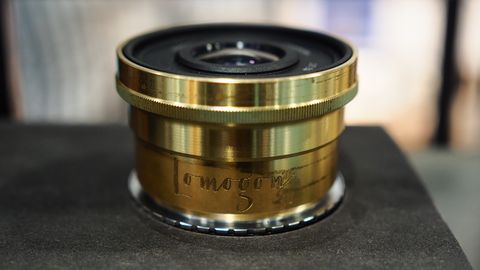 Lomography Lomogon 2 5 32 Art Lens Debuts At Tps Digital Camera World