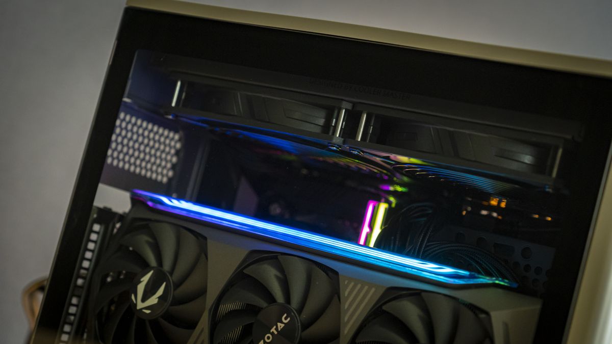 Cooler Master NR200P Max