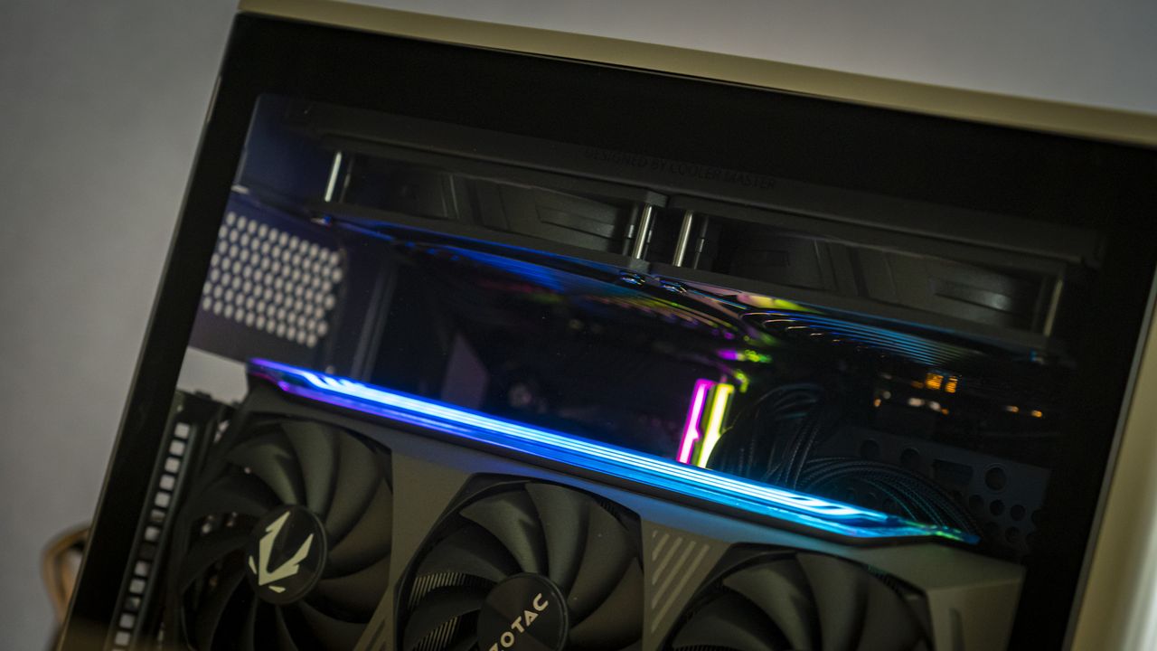 Cooler Master NR200P Max