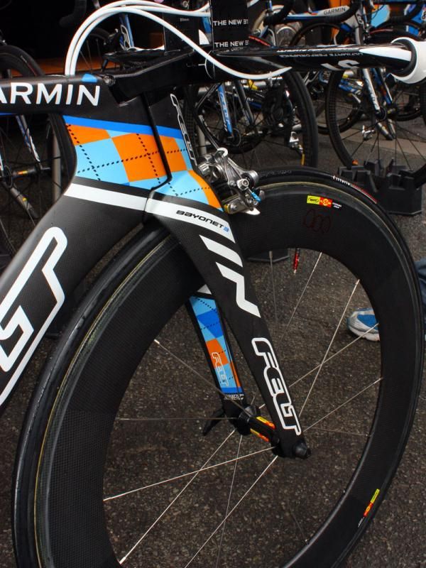 The new Bayonet 3 fork assembly features more tapered blades and more importantly, a much lower stack height up top that allows for more aggressive positions.