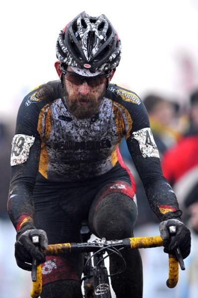 American Brian Matter (Gear Grinder) is sporting a beard on his European campaign.