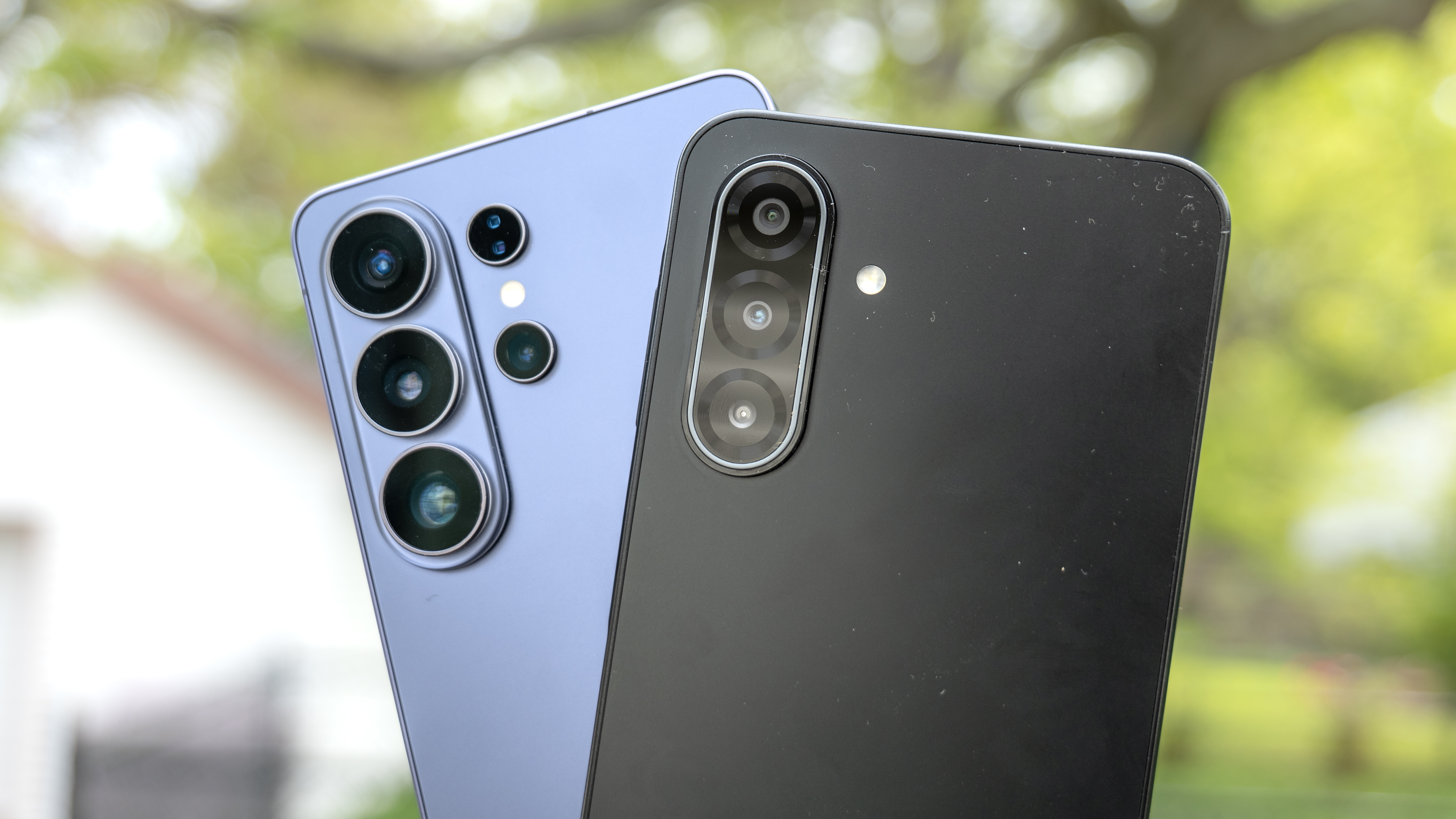 Galaxy A17 vs Galaxy S26 Ultra.