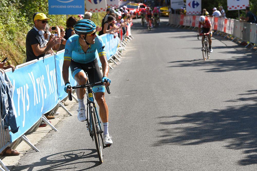 Omar Fraile attacks on his way to winning stage 14 at the Tour de France