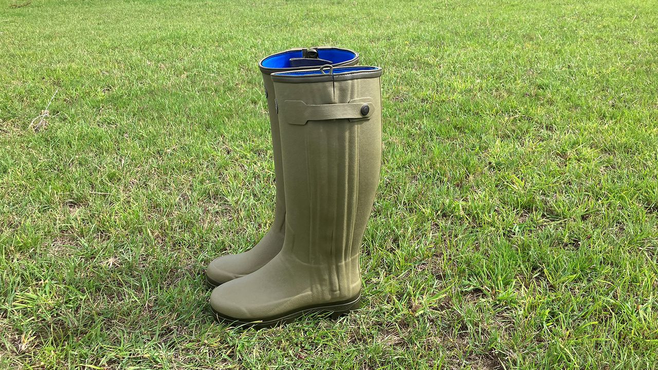 Side view of Le Chameau Chasseur Neoprene wellies