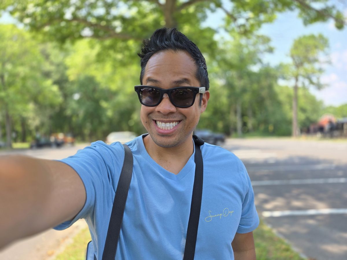 Samsung Galaxy Z Flip 6 portrait sample.