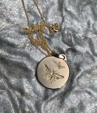 silver engraved jewellery – bee on pendant necklace