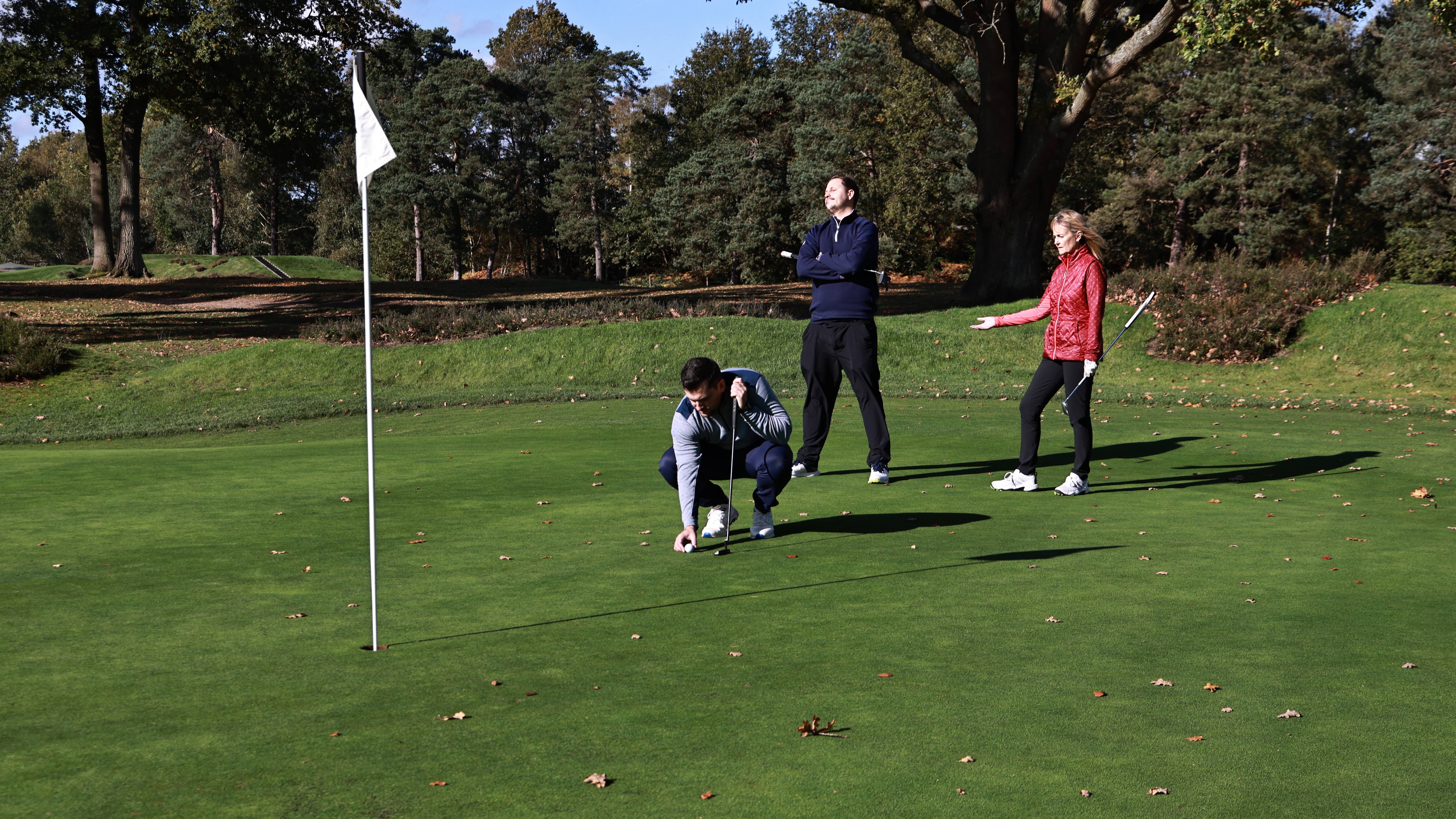 Slow play on putting green