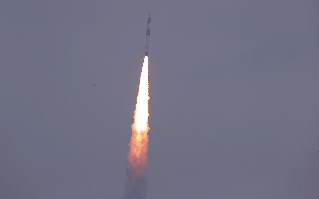 Photos: Indian Rocket Launches 31 Satellites to Earth Orbit | Space