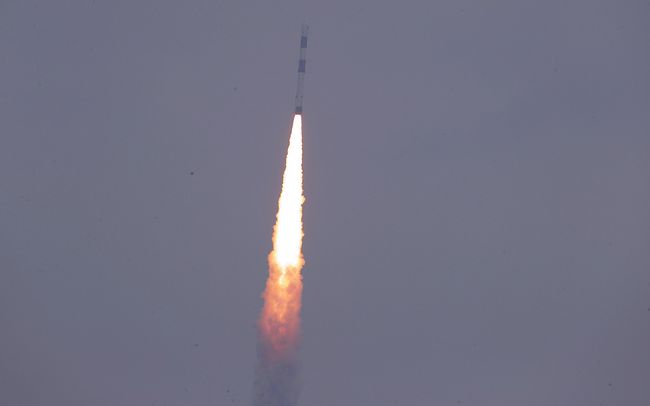 Photos: Indian Rocket Launches 31 Satellites to Earth Orbit | Space