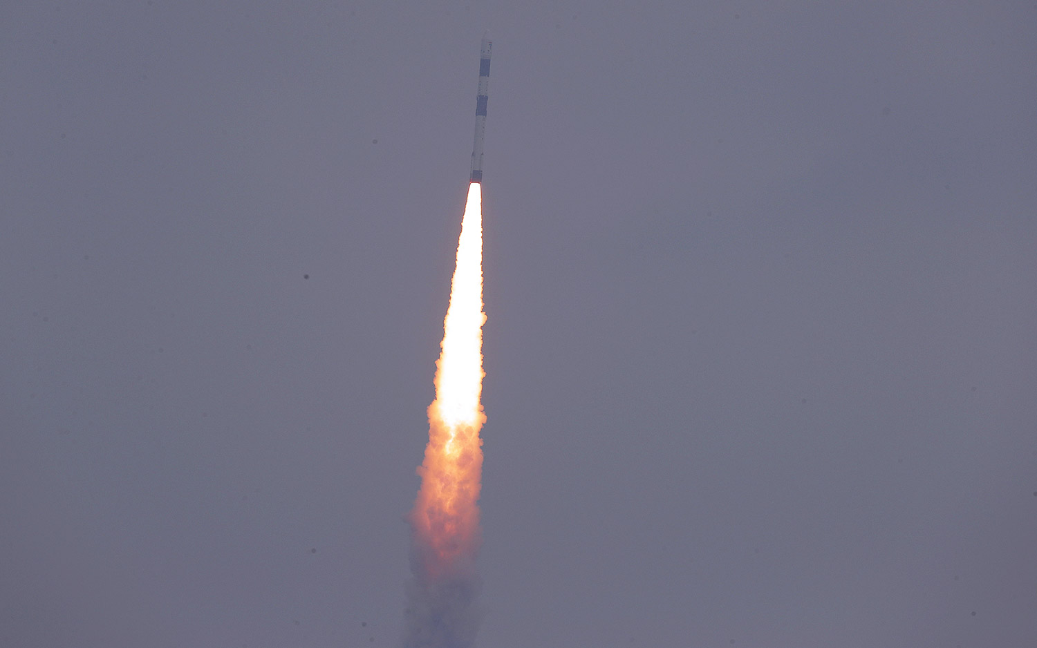 Photos: Indian Rocket Launches 31 Satellites to Earth Orbit | Space