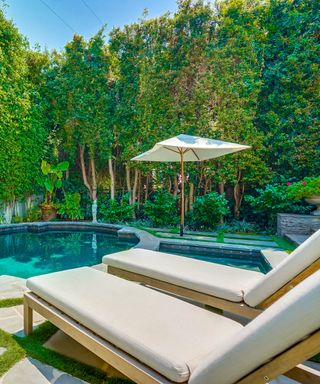 Katherine Heigl's former home, swimming pool with deck chair in Los Angeles, Celebrity home for sale in Hollywood