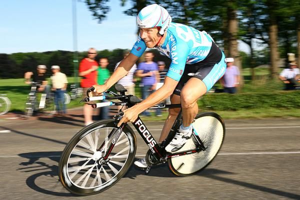 Markus Eichler (Team Milram) took 15th in the prologue.