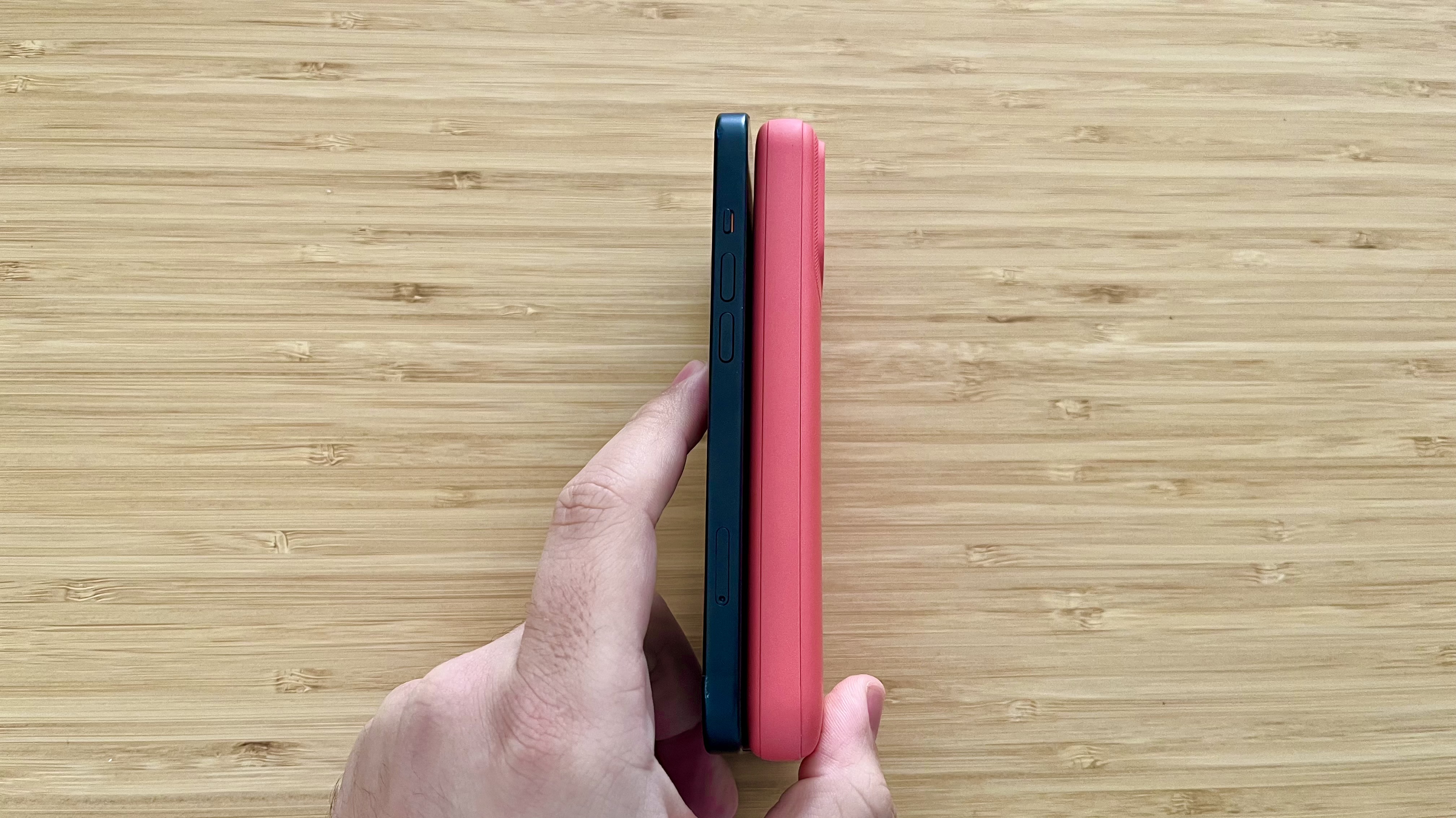 Laser ChargeCore powerbank Max 10K compared to the iPhone 15