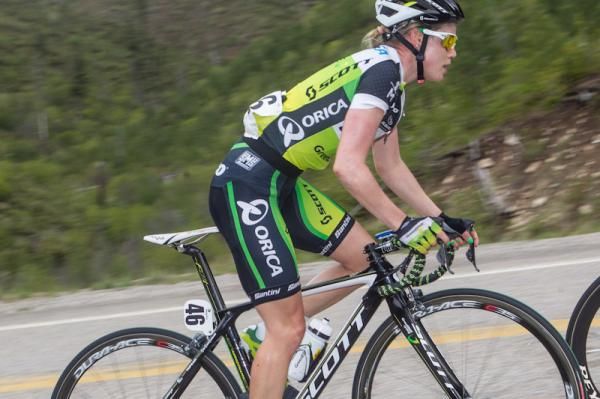 Tiffany Cromwell (Orica-Greenedge) in the break