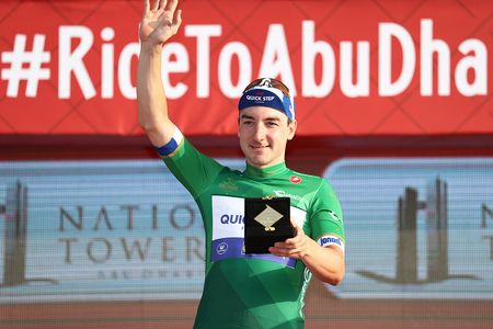 Elia Viviani leads the points classification too