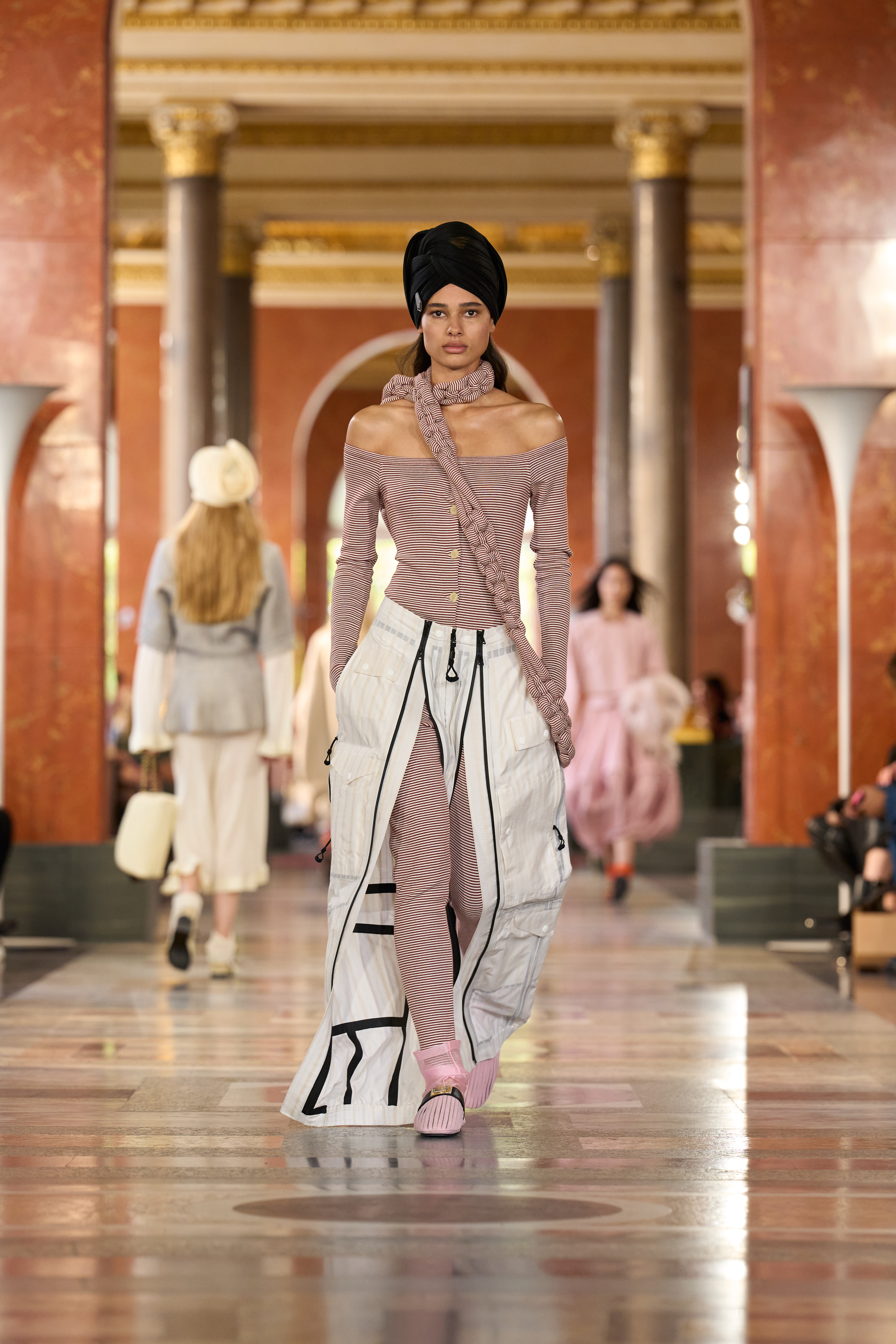 Model on the Louis Vuitton spring 2026 runway.