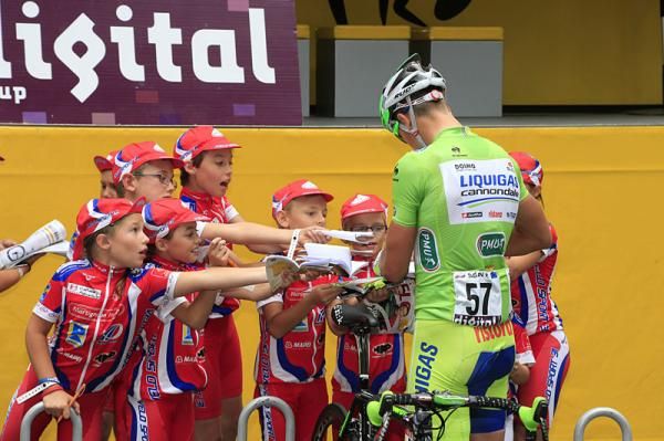 Peter Sagan (Liquigas - Cannondale) signs autographs