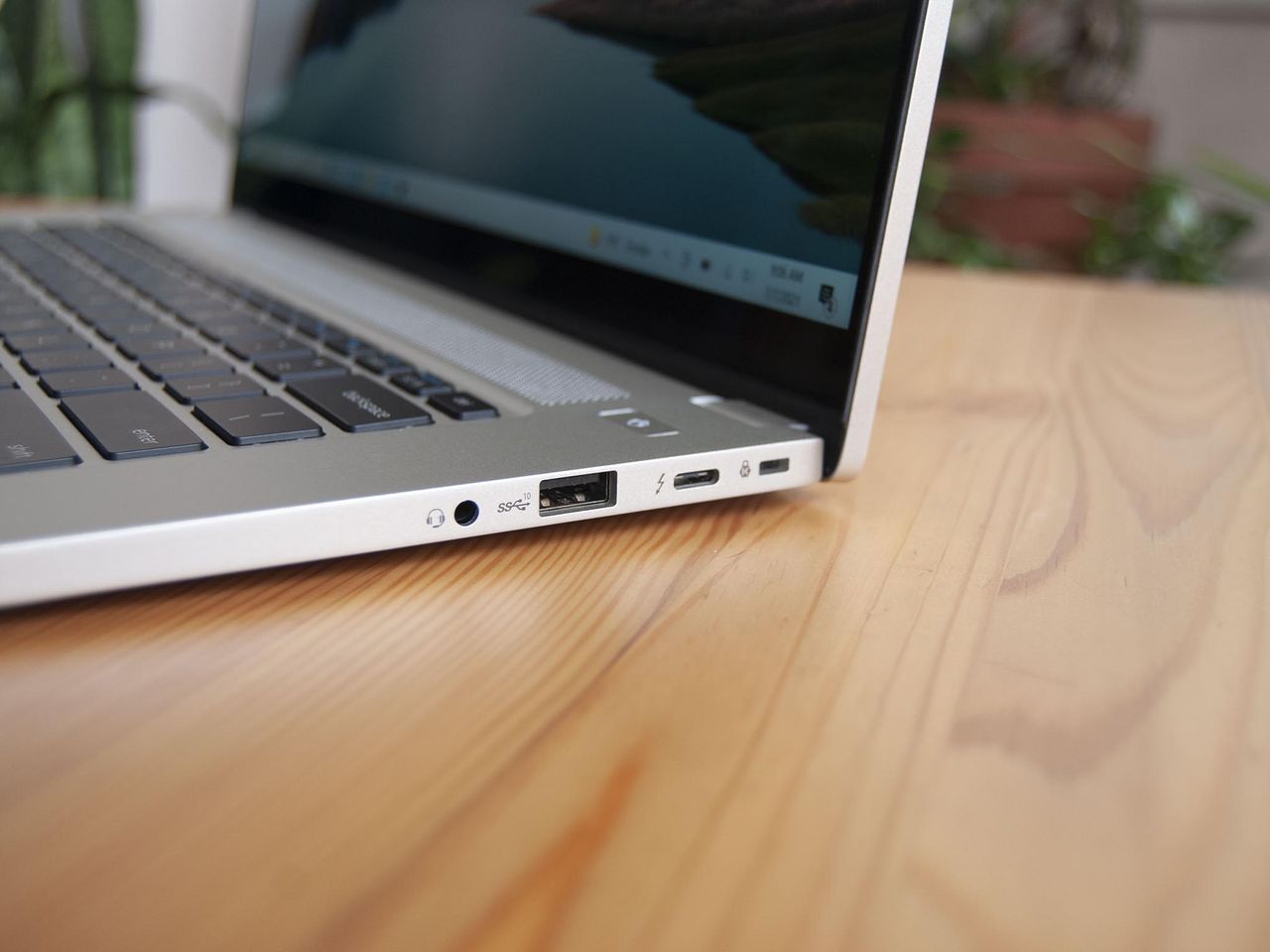Xpg Xenia Xe Review