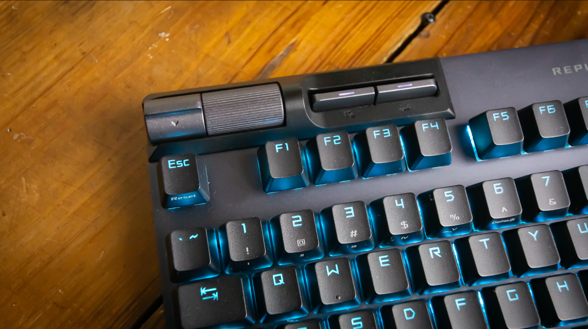 Asus ROG Strix Flare II Animate Review: Enter the Matrix (of