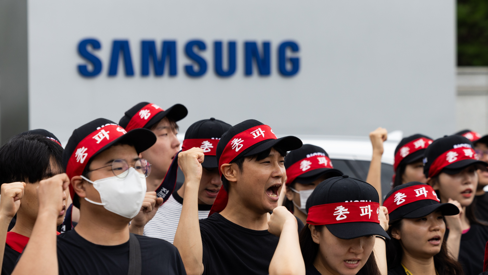 Samsung chip workers reject $340,000 one-time bonus, demand&hellip;