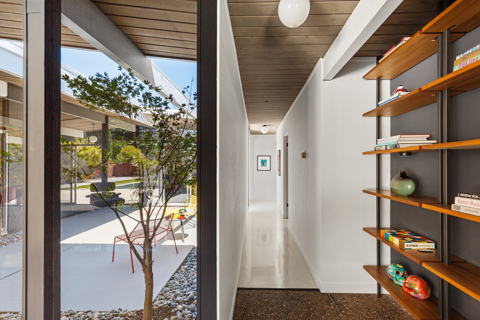 Claude Oakland-designed Eichler Home in Oakland, CA