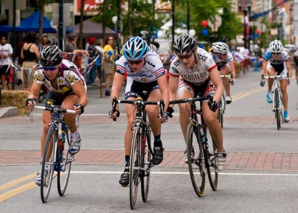 Laura Van Gilder (Mellow Mushroom Racing) bridges up to the break.