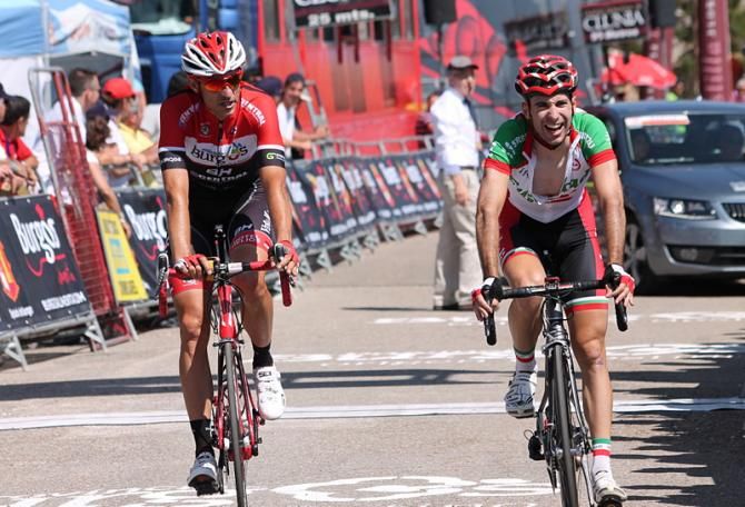 Former teammates at Euskaltel, Juan Jos&eacute; Oroz (Burgos BH) and Miguel M&iacute;nguez (Euskadi) crossed the line in a very friendly mood