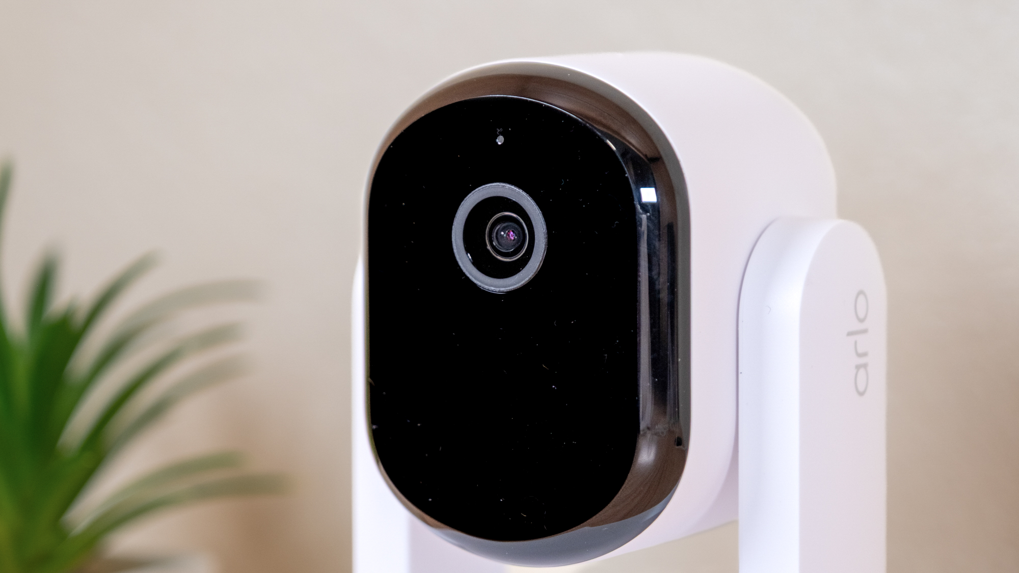 Arlo Essential Pan Tilt Indoor Camera 2K