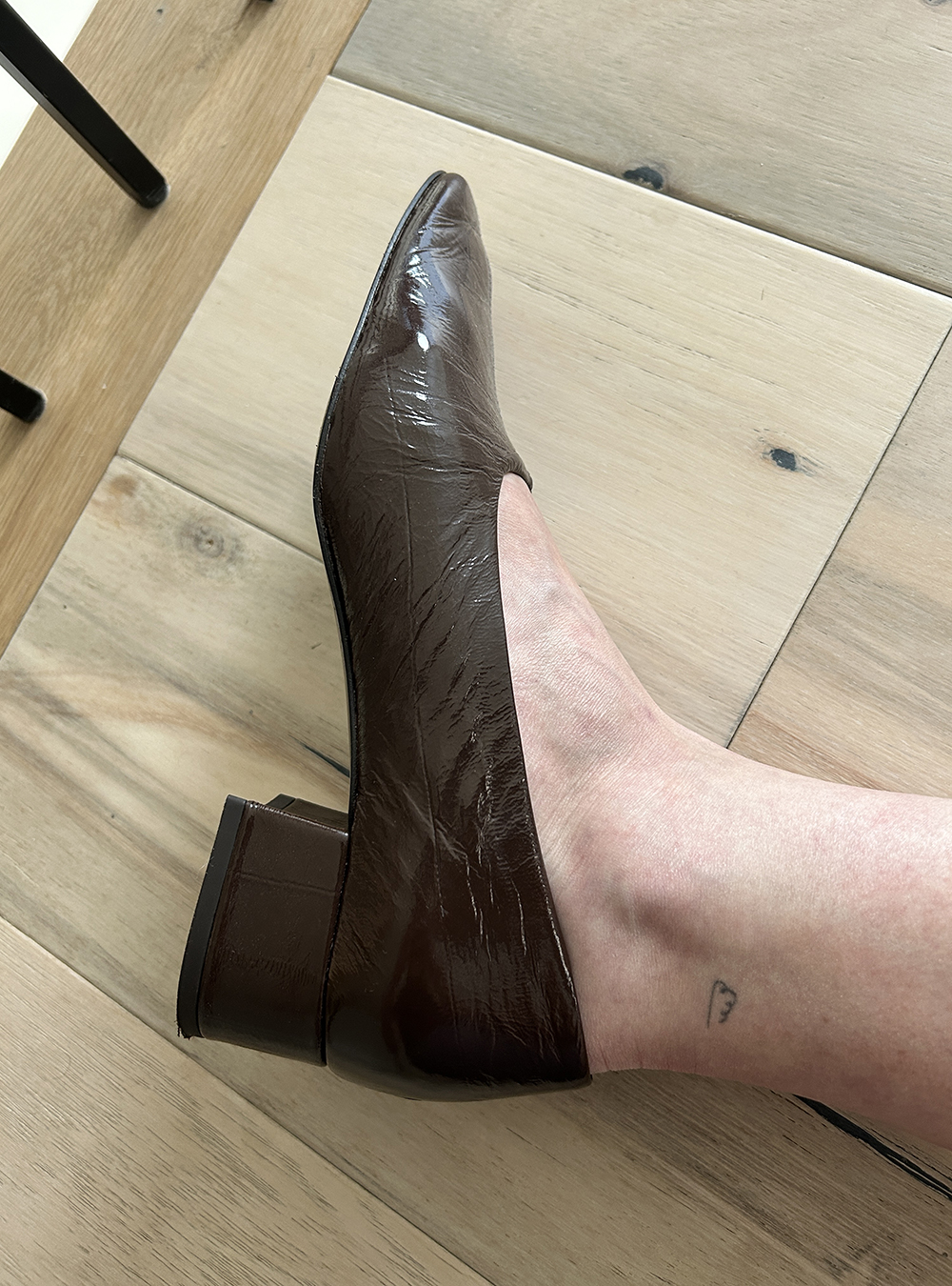 fall 2026 shoe trend: eel-effect