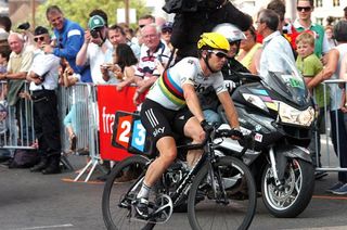 Mark Cavendish (Sky) finishes stage 4 several minutes down after being involved with a large crash inside the final 3 kilometres.