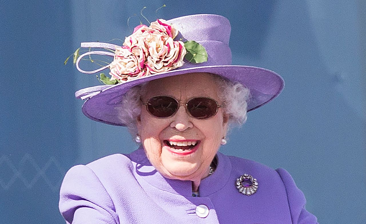 queen elizabeth cataract sugery