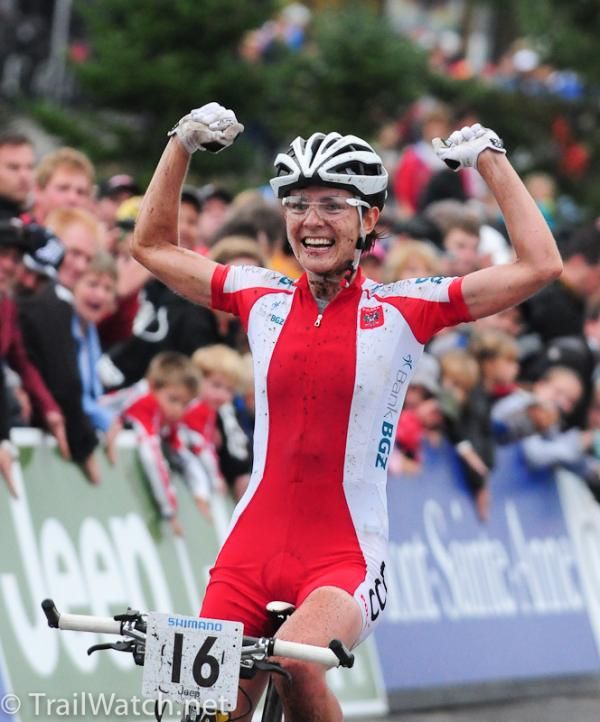 Maja Wloszczowska (Poland) wins the world championship