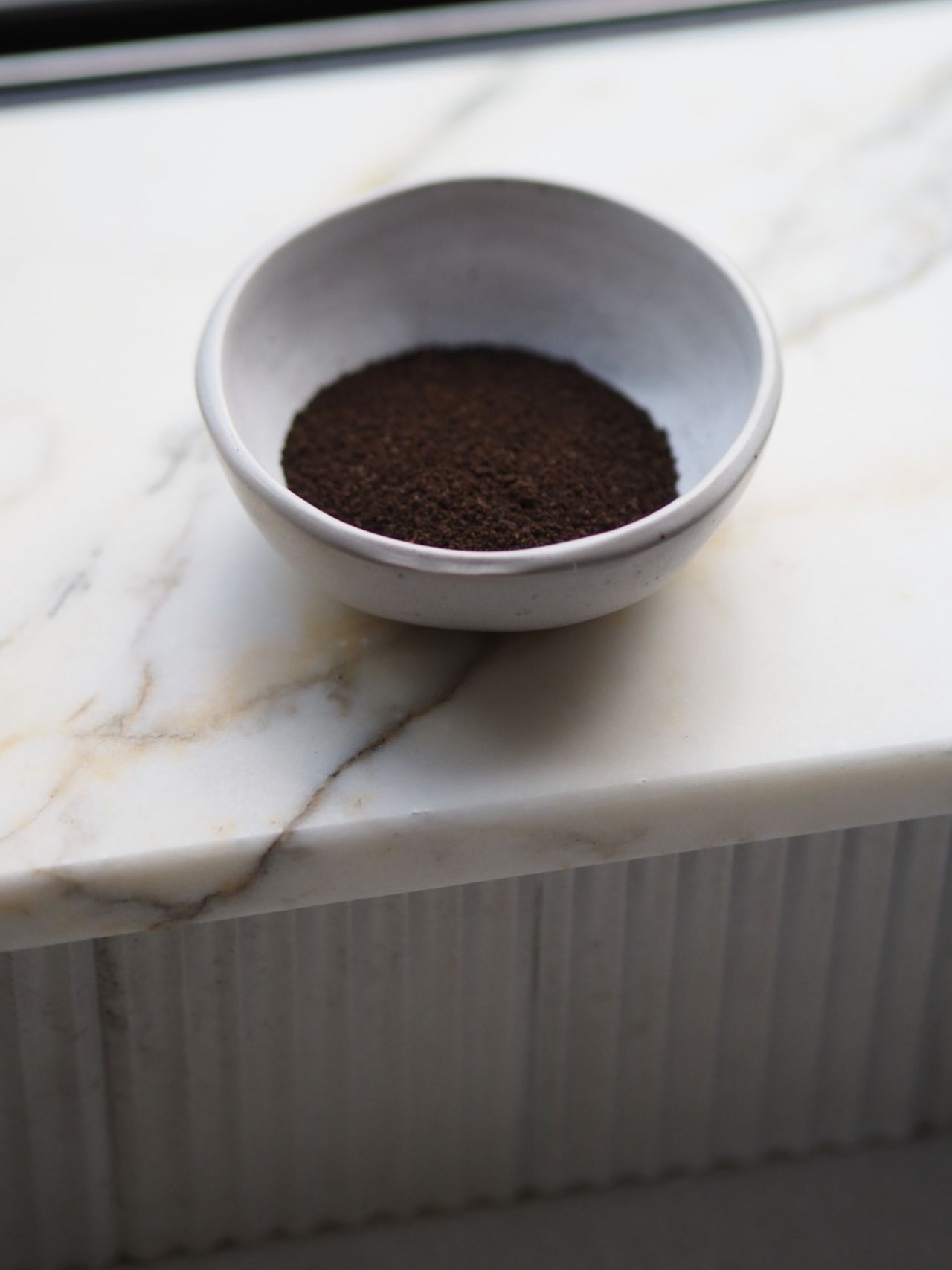 drying coffee grounds for diy deodorizer