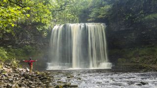 waterfall walks in Wales: Sgwd yr Eira
