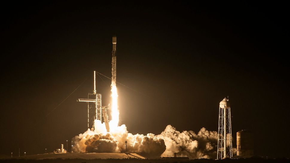 SpaceX launches private 'Odysseus' lander on pioneering moon mission by ...