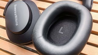 Bowers & Wilkins PX7 S2 close up of left earcup