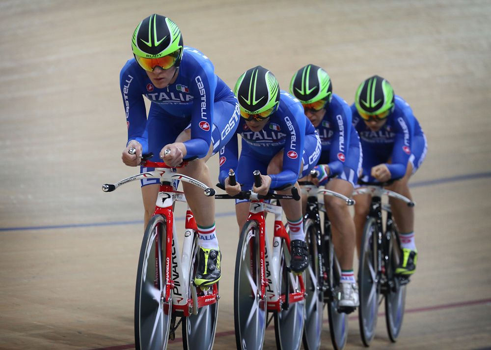The Italian women's team pursuit riders.