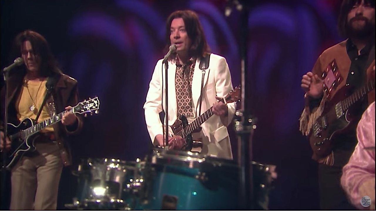 Kevin Bacon and Jimmy Fallon cover the Kinks