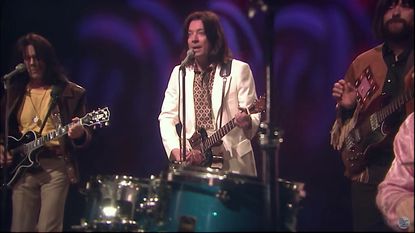 Kevin Bacon and Jimmy Fallon cover the Kinks