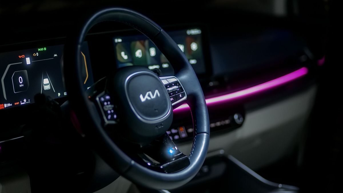 2025 Kia Carnival Hybrid SX Prestige test drive.