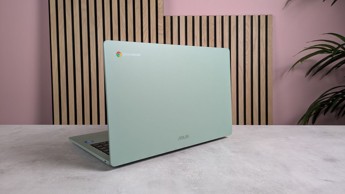 ASUS Chromebook CX15 on desk