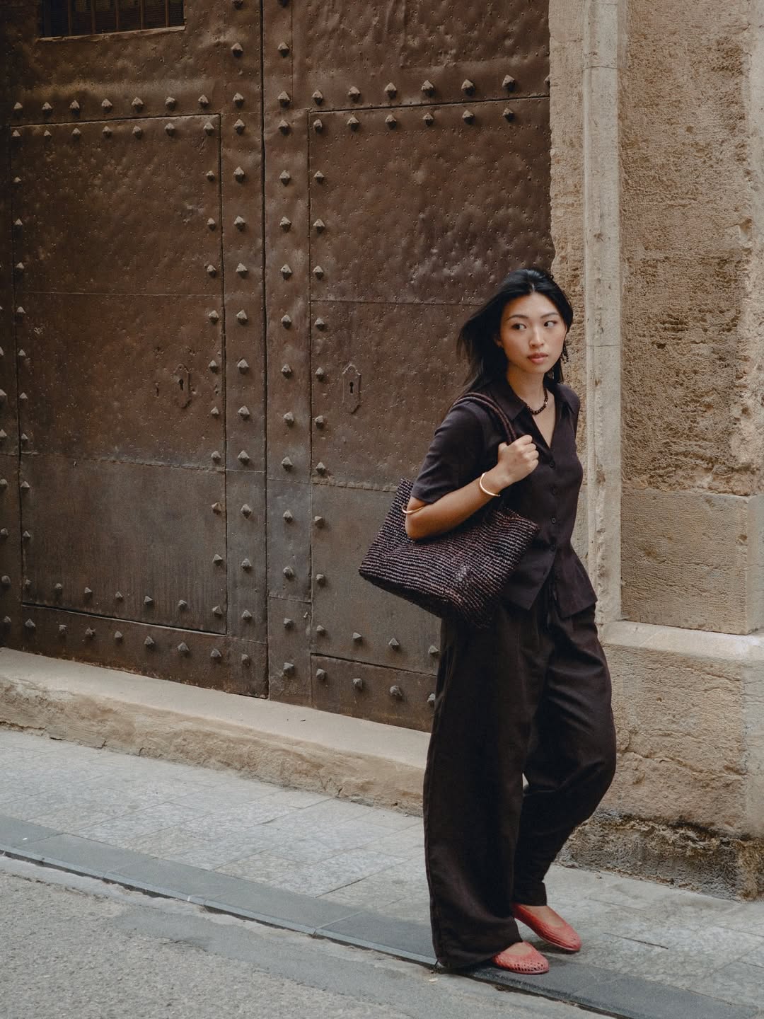 @michellelin.lin wearing a brown set